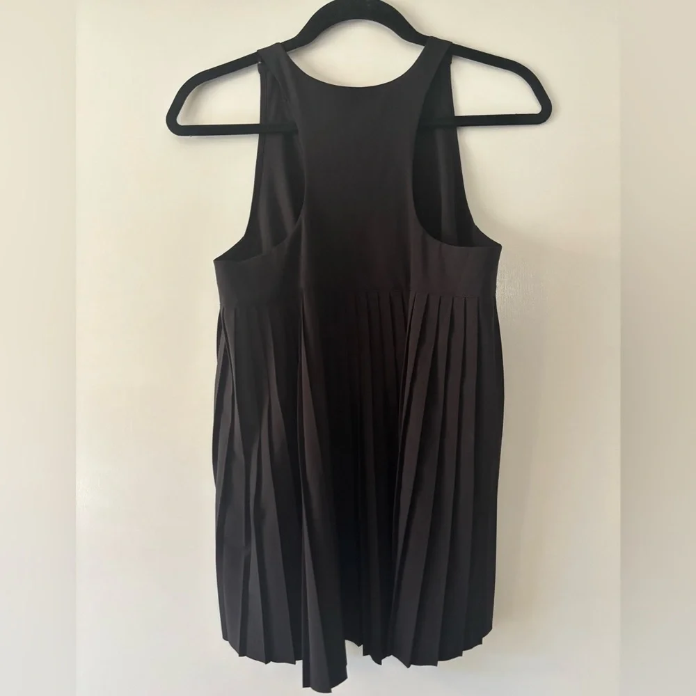 🔥Athleta Swing Forward Pleated Tank In Black Sz. S - Picture 3 of 5